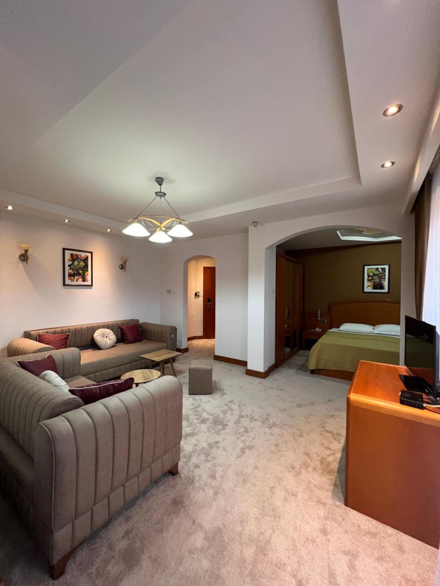 Hotel Princi I Arberit 普里什蒂纳 外观 照片